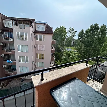 Vip Zone Studio Apartment *